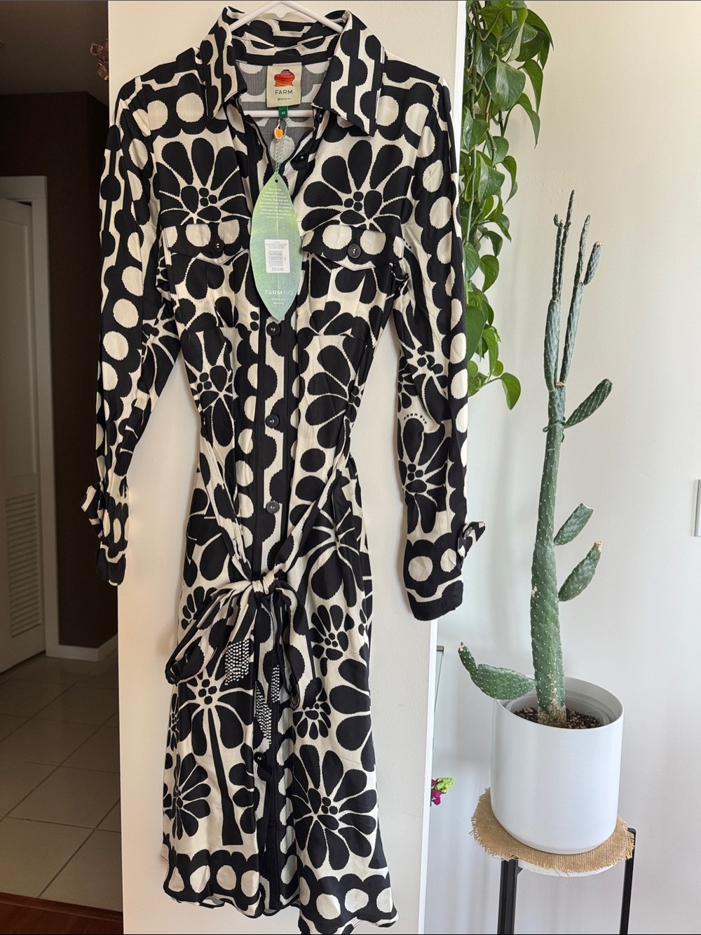 FARM Rio Palermo Black and White Floral Shirt Dress with Tie Waist NWT